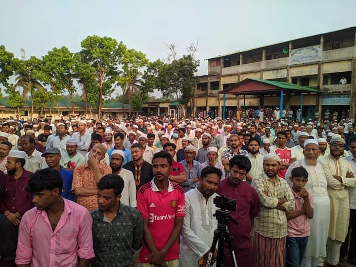 কিশলয় প্রতিষ্ঠাতা প্রধান শিক্ষক তৈয়ব হুজুরের জানাযায় মানুষের ঢল